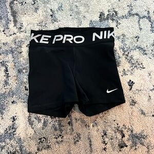 Black Nike Pros in size XS